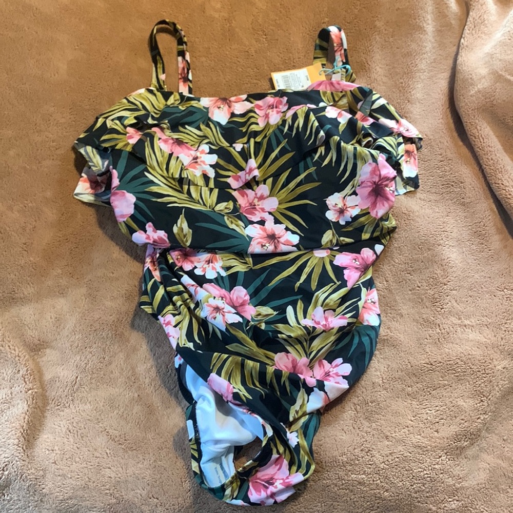 Swim suit with removable straps